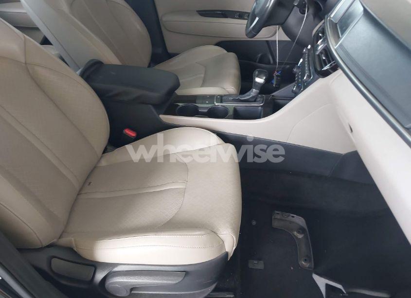 Photo 5 of 2018 Kia Optima EX (VIN 5XXGU4L35JG238233)