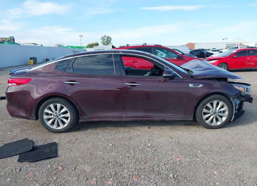 Photo 14 of 2016 Kia Optima EX (VIN 5XXGU4L36GG004207)
