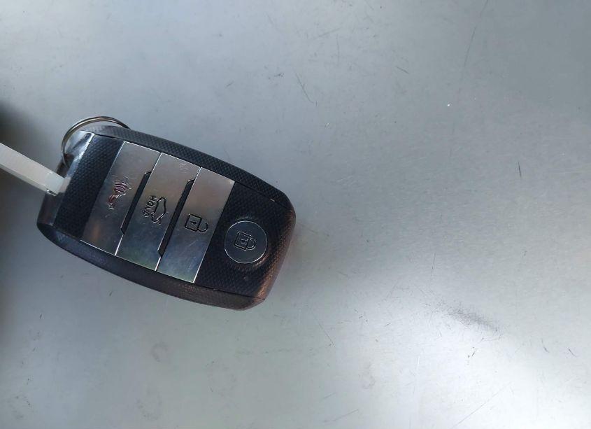 Photo 11 of 2016 Kia Optima EX (VIN 5XXGU4L36GG032444)