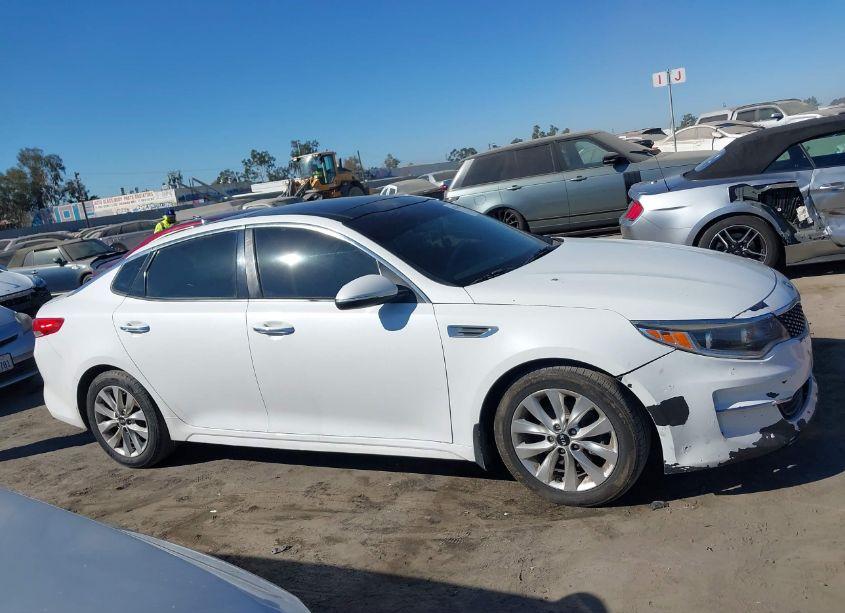 Photo 14 of 2016 Kia Optima EX (VIN 5XXGU4L36GG032444)