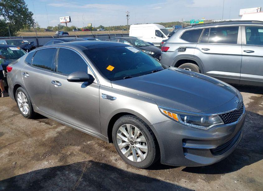 Photo 13 of 2016 Kia Optima EX (VIN 5XXGU4L36GG034954)