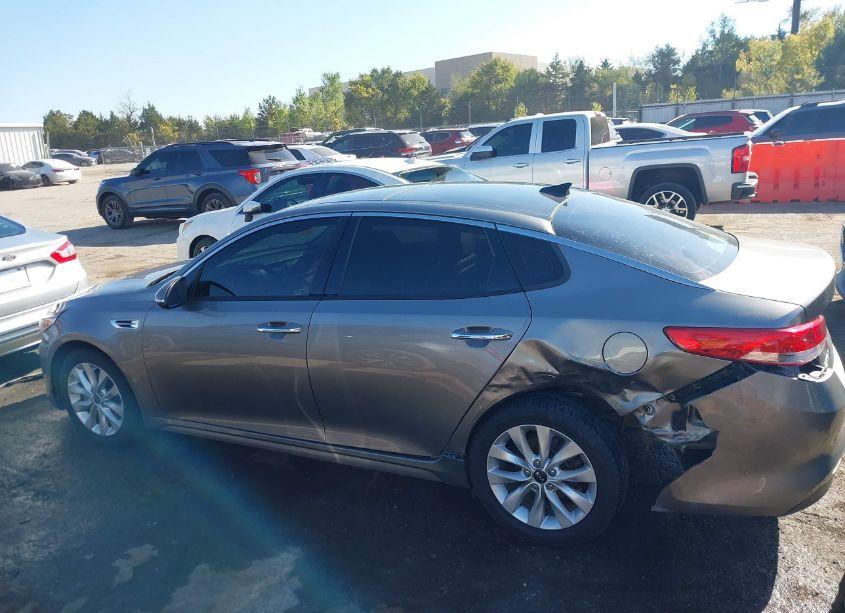 Photo 14 of 2016 Kia Optima EX (VIN 5XXGU4L36GG034954)