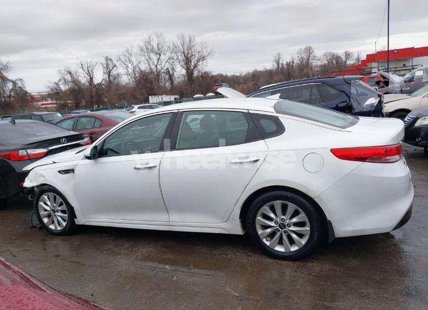 Photo 15 of 2016 Kia Optima EX (VIN 5XXGU4L36GG044156)