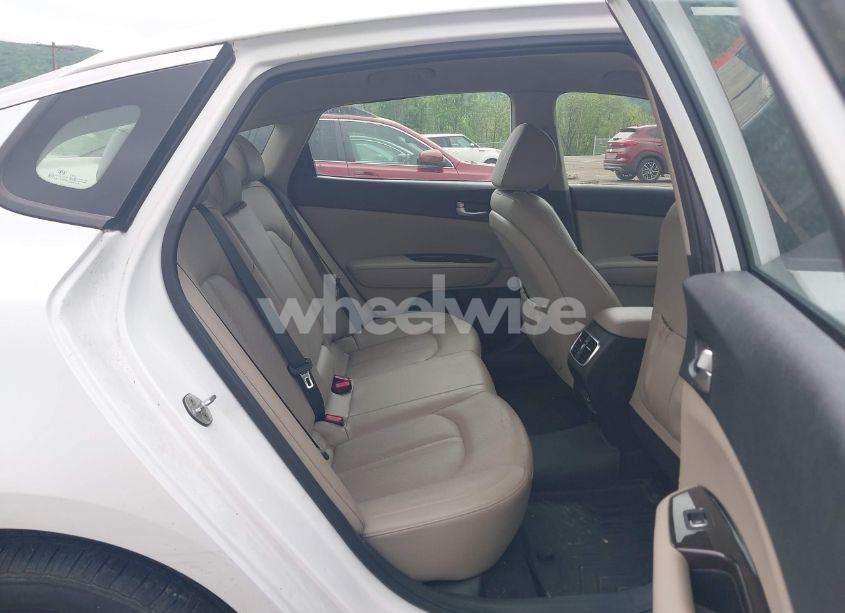 Photo 8 of 2016 Kia Optima EX (VIN 5XXGU4L36GG080140)