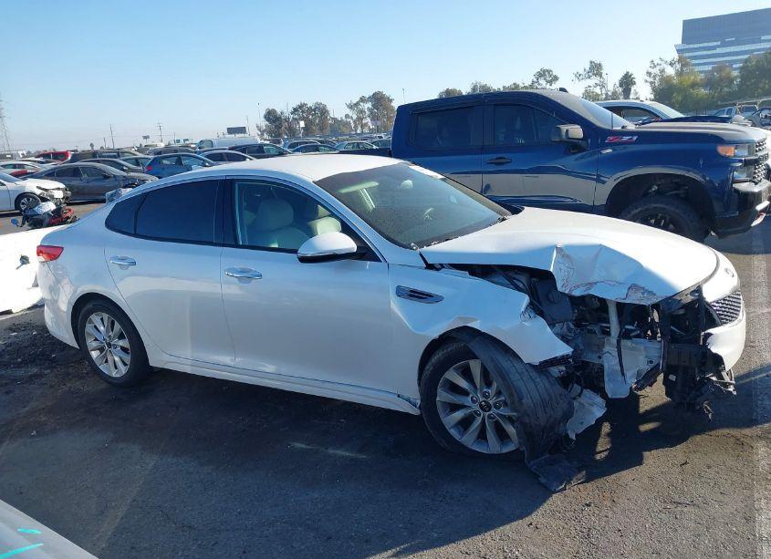 Photo 13 of 2016 Kia Optima EX (VIN 5XXGU4L36GG121186)
