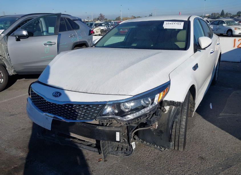 Photo 2 of 2016 Kia Optima EX (VIN 5XXGU4L36GG121186)