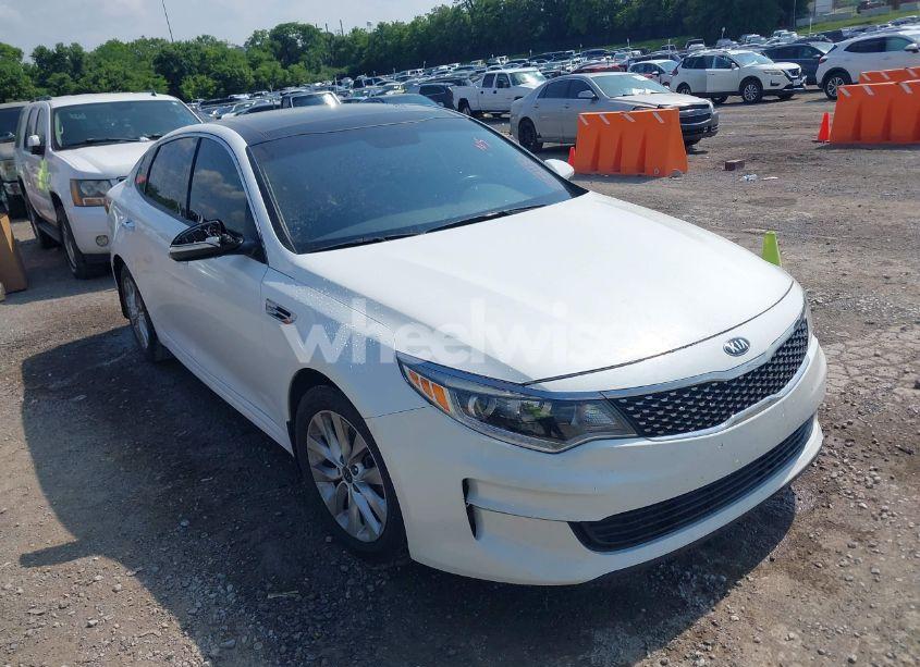2018 Kia Optima EX (VIN 5XXGU4L36JG238113) main photo