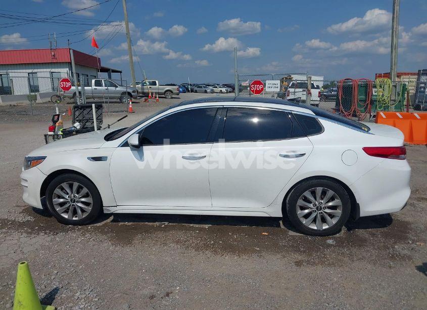 Photo 14 of 2018 Kia Optima EX (VIN 5XXGU4L36JG238113)
