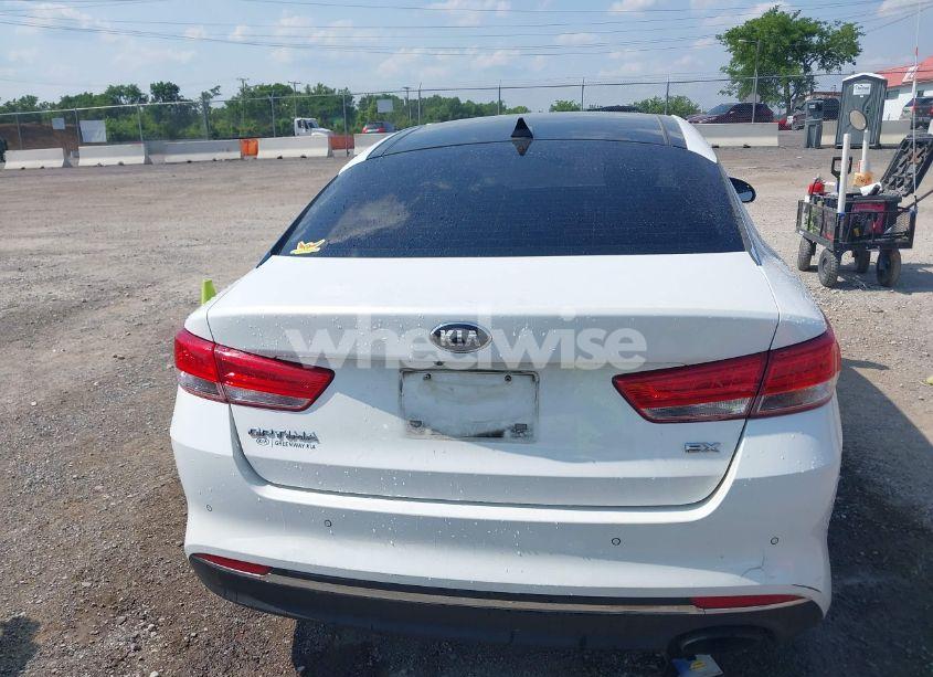 Photo 16 of 2018 Kia Optima EX (VIN 5XXGU4L36JG238113)