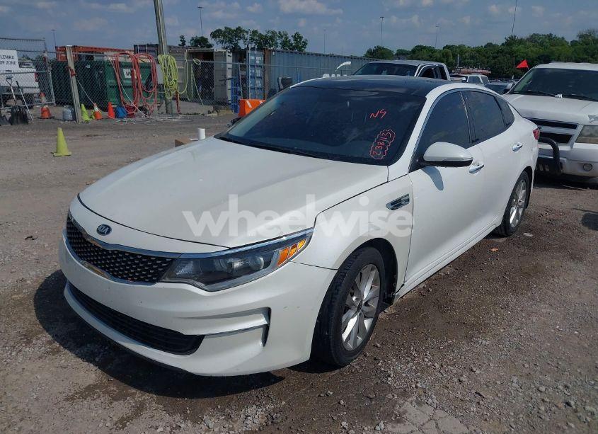 Photo 2 of 2018 Kia Optima EX (VIN 5XXGU4L36JG238113)