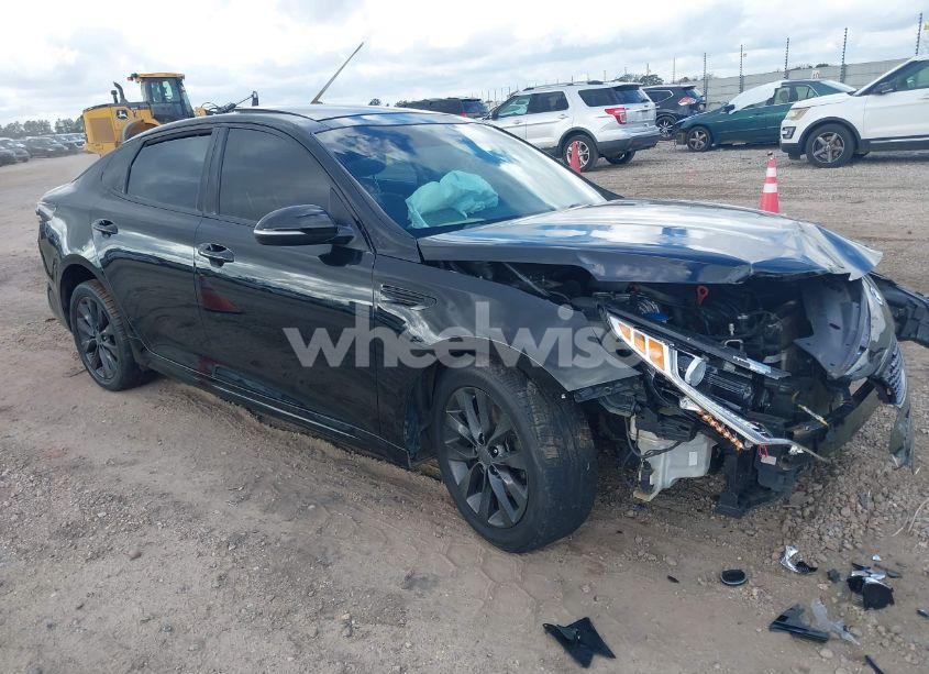 2016 Kia Optima EX (VIN 5XXGU4L37GG013305) main photo