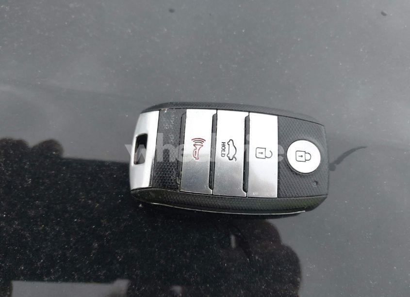 Photo 11 of 2016 Kia Optima EX (VIN 5XXGU4L37GG013305)