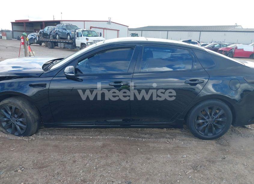 Photo 14 of 2016 Kia Optima EX (VIN 5XXGU4L37GG013305)