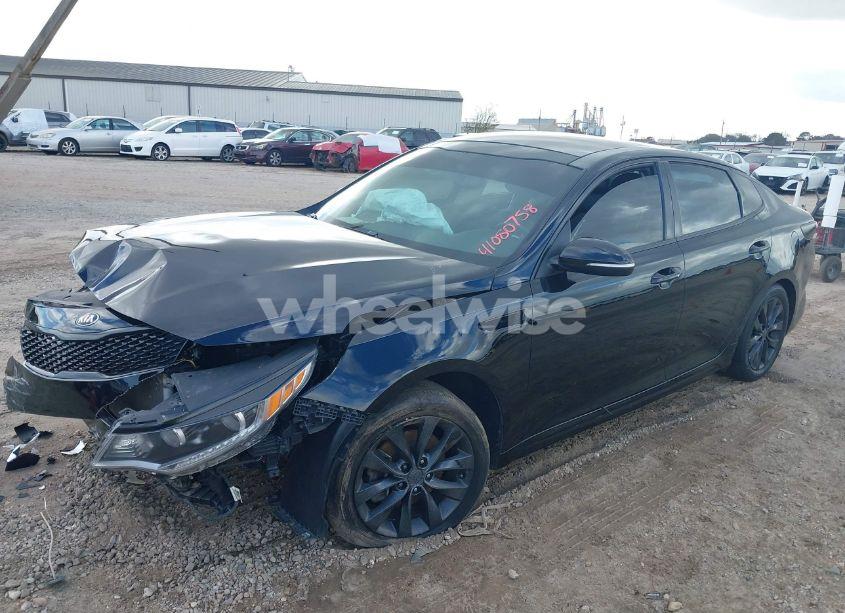 Photo 2 of 2016 Kia Optima EX (VIN 5XXGU4L37GG013305)