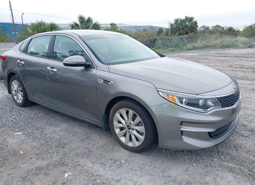 2016 Kia Optima EX (VIN 5XXGU4L37GG020934) main photo