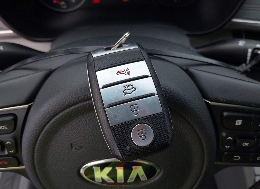 Photo 11 of 2016 Kia Optima EX (VIN 5XXGU4L37GG020934)