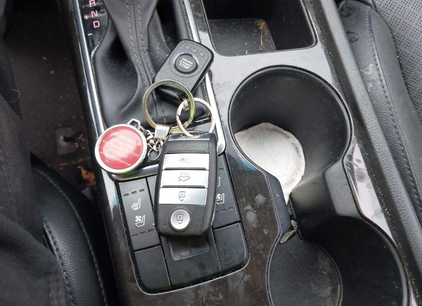 Photo 11 of 2016 Kia Optima EX (VIN 5XXGU4L37GG033330)