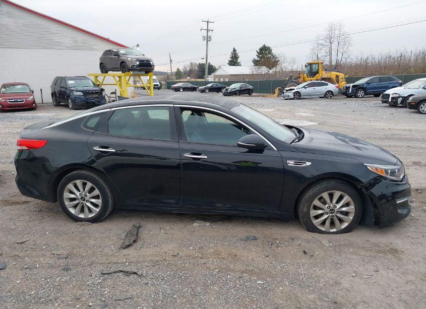 Photo 13 of 2016 Kia Optima EX (VIN 5XXGU4L37GG033330)