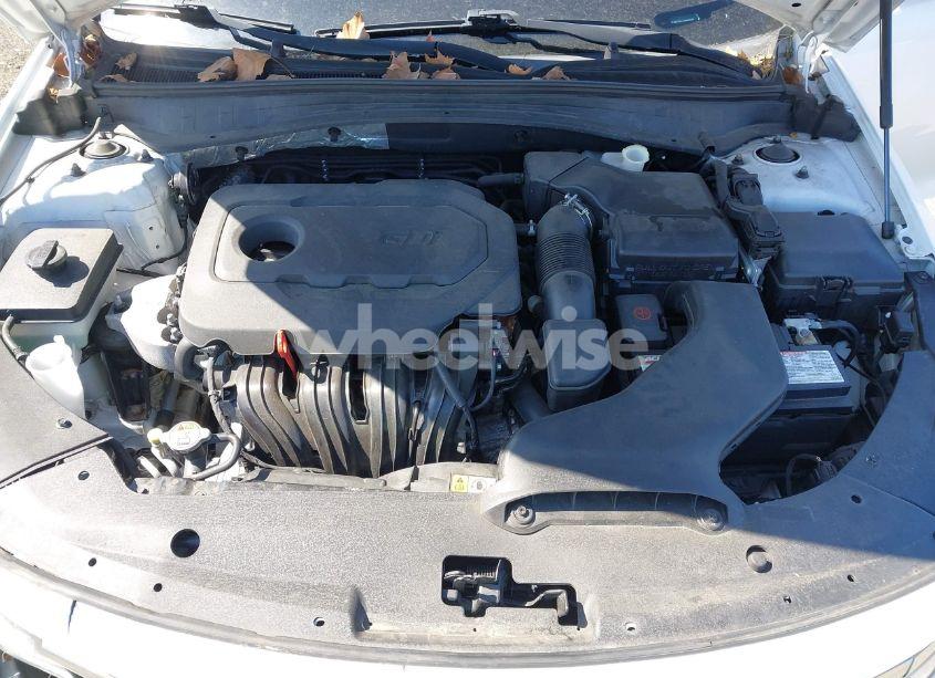 Photo 10 of 2016 Kia Optima EX (VIN 5XXGU4L37GG048085)