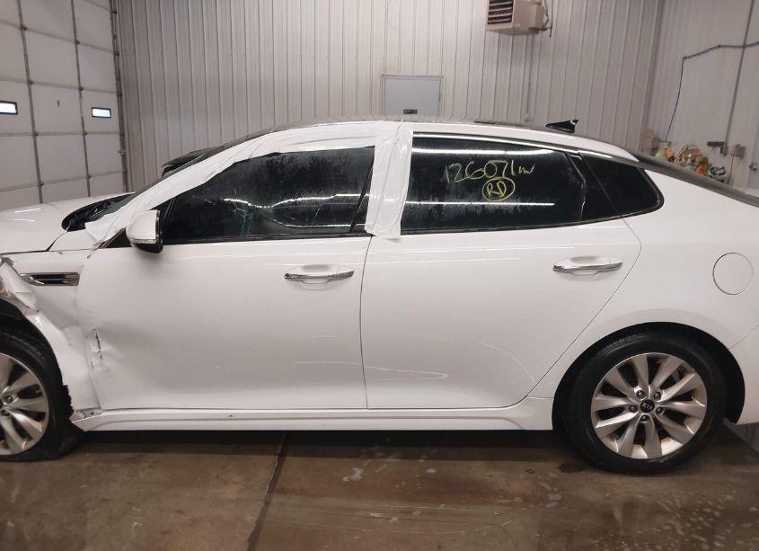 Photo 14 of 2016 Kia Optima EX (VIN 5XXGU4L37GG058678)
