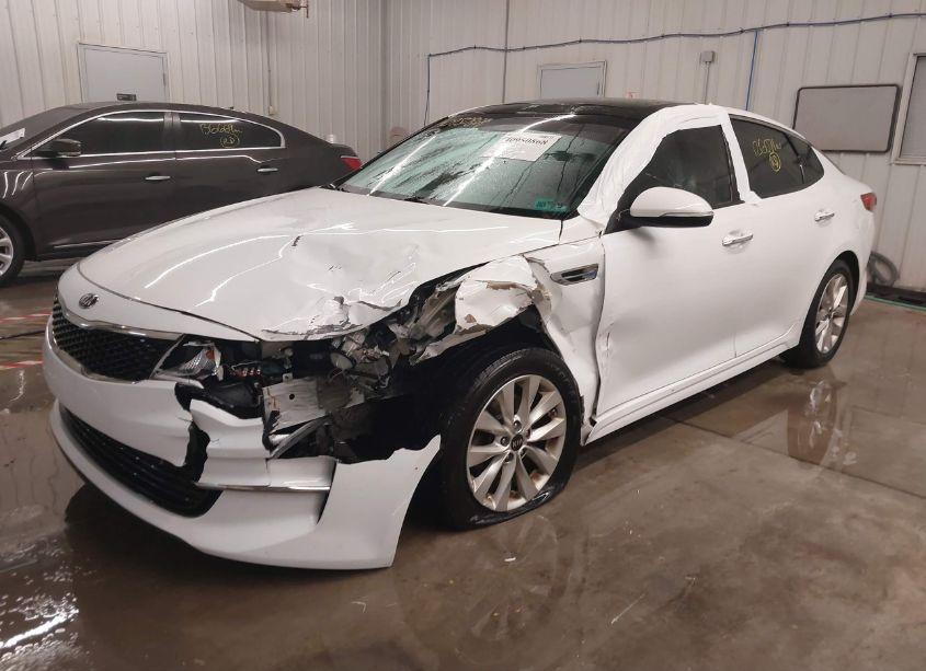Photo 2 of 2016 Kia Optima EX (VIN 5XXGU4L37GG058678)