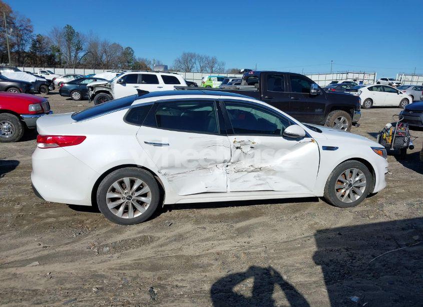 Photo 6 of 2016 Kia Optima EX (VIN 5XXGU4L37GG062651)