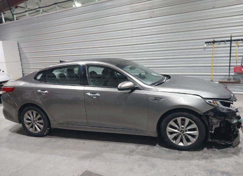 Photo 14 of 2016 Kia Optima EX (VIN 5XXGU4L37GG089655)