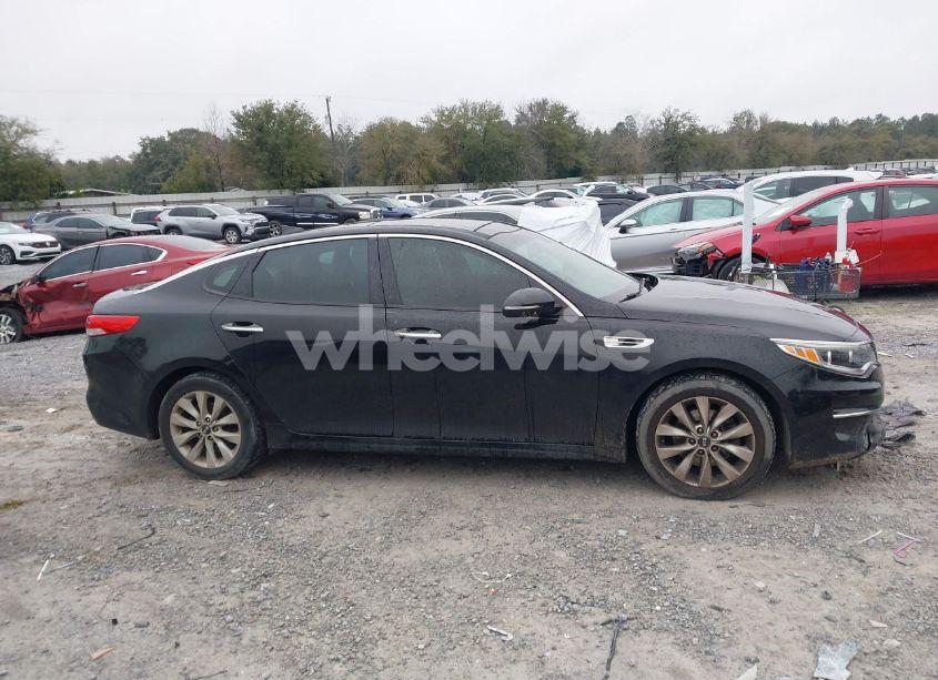 Photo 13 of 2016 Kia Optima EX (VIN 5XXGU4L37GG112562)