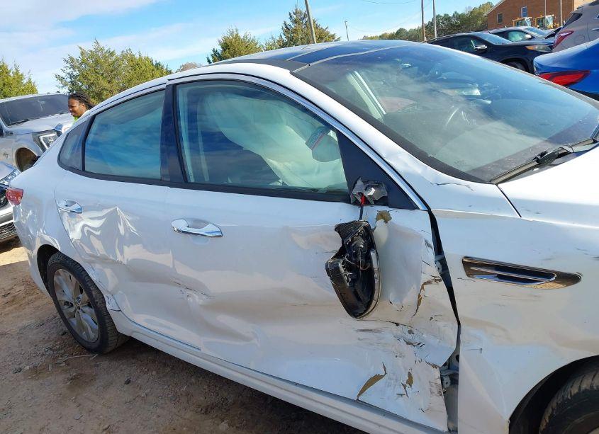 Photo 13 of 2017 Kia Optima EX (VIN 5XXGU4L37HG126883)