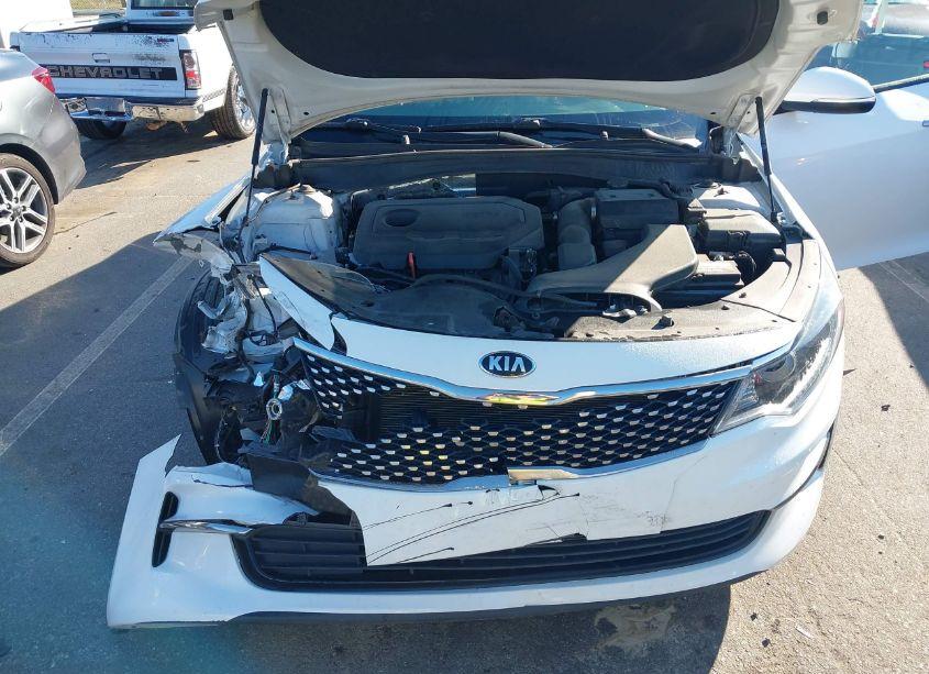 Photo 10 of 2017 Kia Optima EX (VIN 5XXGU4L37HG136622)