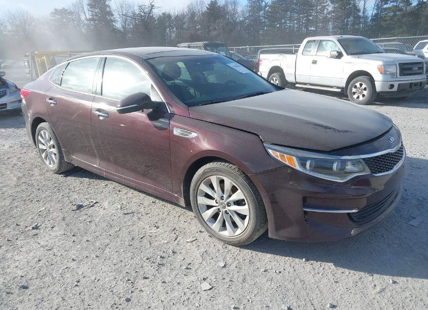 2017 Kia Optima EX (VIN 5XXGU4L37HG150200) main photo