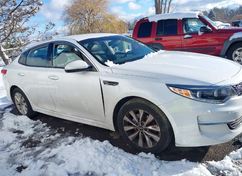 Photo 14 of 2017 Kia Optima EX (VIN 5XXGU4L37HG172035)