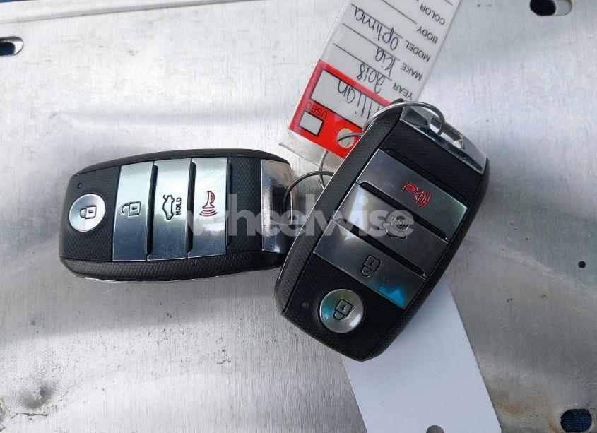 Photo 11 of 2018 Kia Optima EX (VIN 5XXGU4L37JG196535)