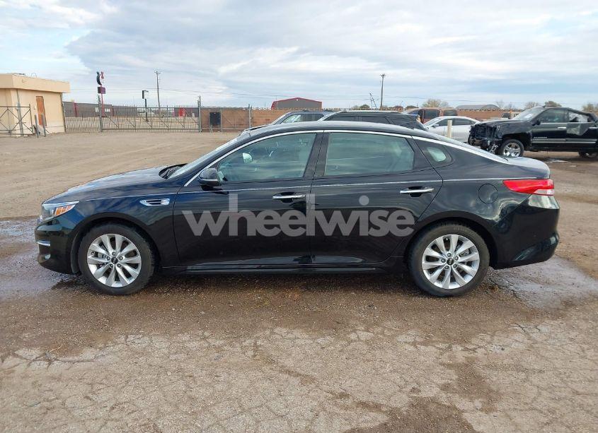Photo 14 of 2018 Kia Optima EX (VIN 5XXGU4L37JG196535)