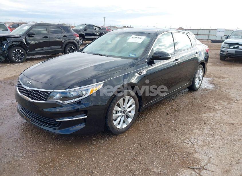 Photo 2 of 2018 Kia Optima EX (VIN 5XXGU4L37JG196535)