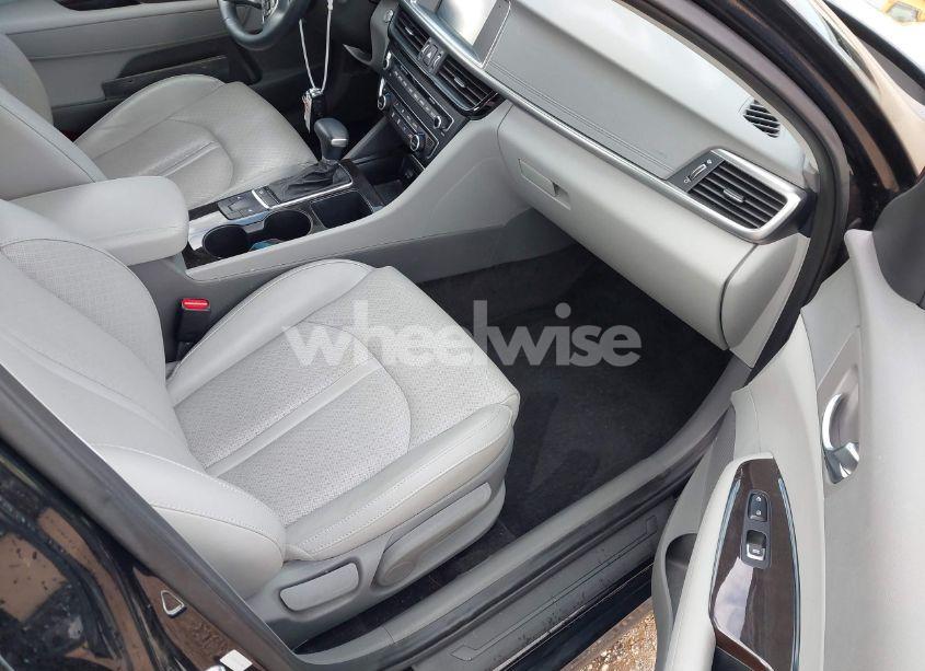 Photo 5 of 2018 Kia Optima EX (VIN 5XXGU4L37JG196535)