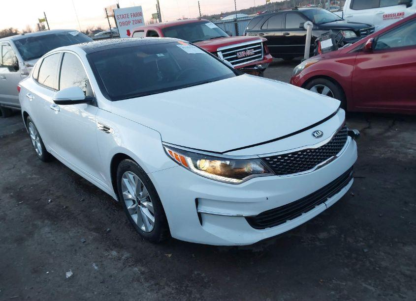 2018 Kia Optima EX (VIN 5XXGU4L37JG203855) main photo