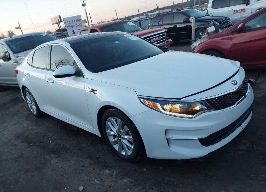 Photo 13 of 2018 Kia Optima EX (VIN 5XXGU4L37JG203855)
