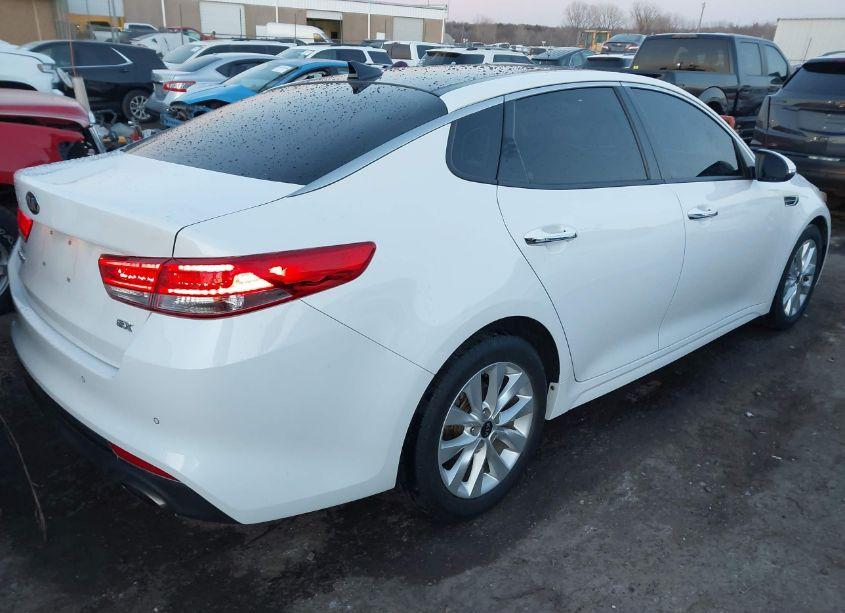 Photo 4 of 2018 Kia Optima EX (VIN 5XXGU4L37JG203855)