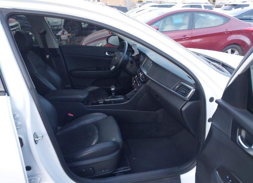 Photo 5 of 2018 Kia Optima EX (VIN 5XXGU4L37JG203855)