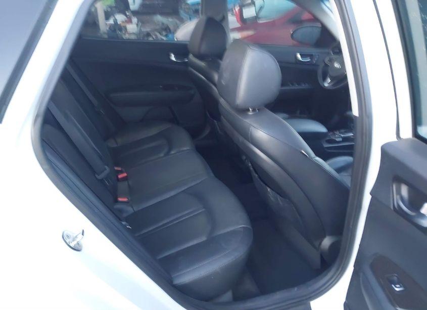 Photo 8 of 2018 Kia Optima EX (VIN 5XXGU4L37JG203855)