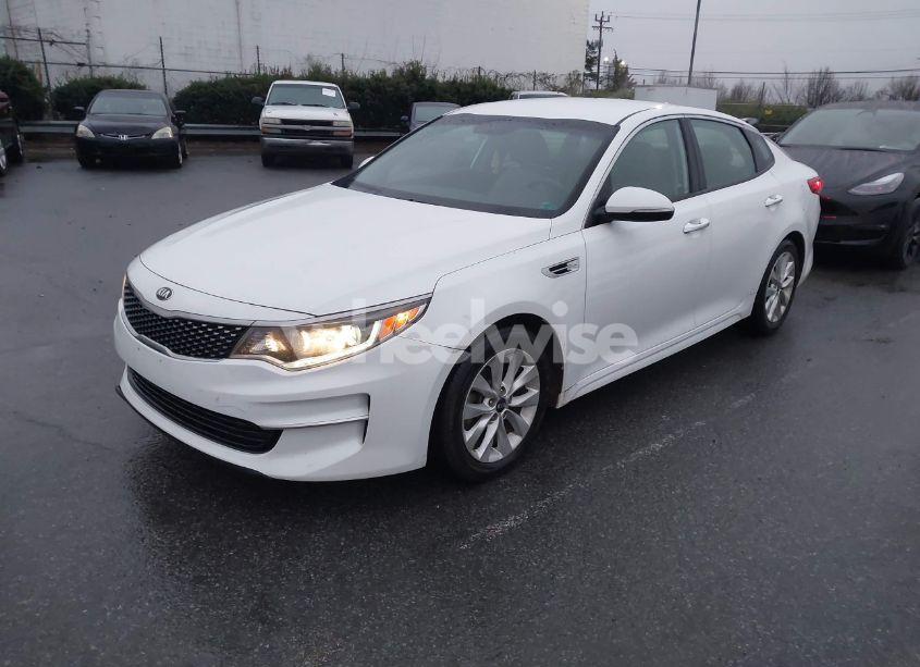 Photo 2 of 2016 Kia Optima EX (VIN 5XXGU4L38GG005892)