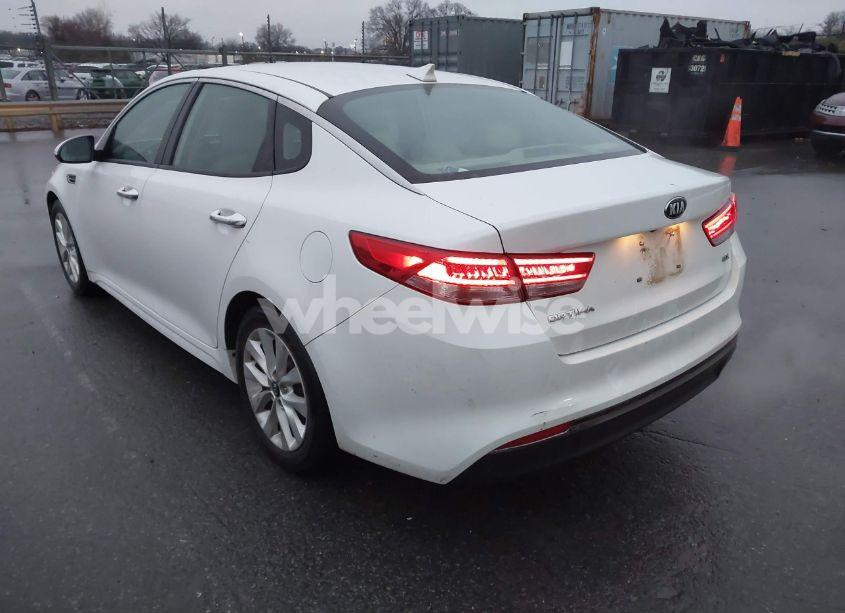 Photo 3 of 2016 Kia Optima EX (VIN 5XXGU4L38GG005892)