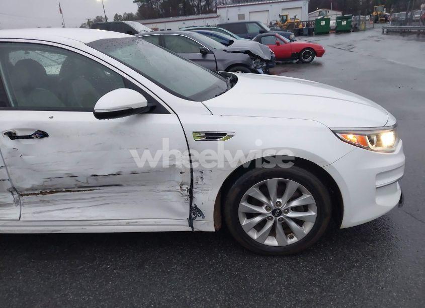 Photo 6 of 2016 Kia Optima EX (VIN 5XXGU4L38GG005892)