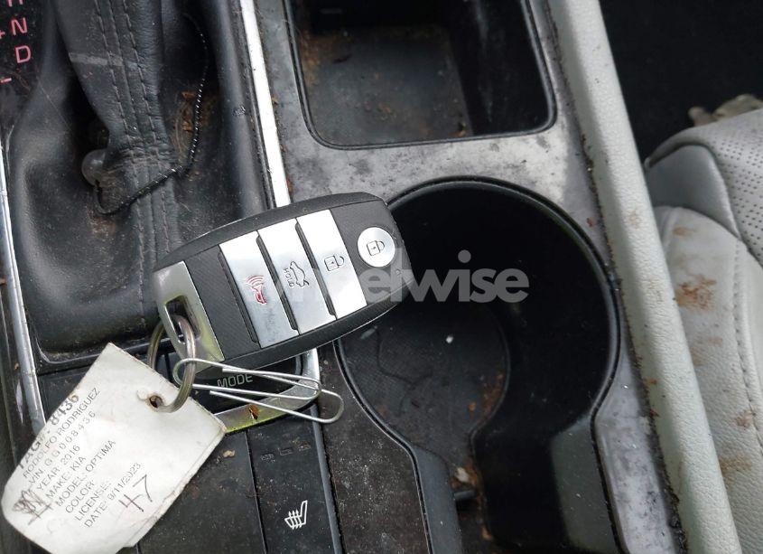 Photo 11 of 2016 Kia Optima EX (VIN 5XXGU4L38GG008436)