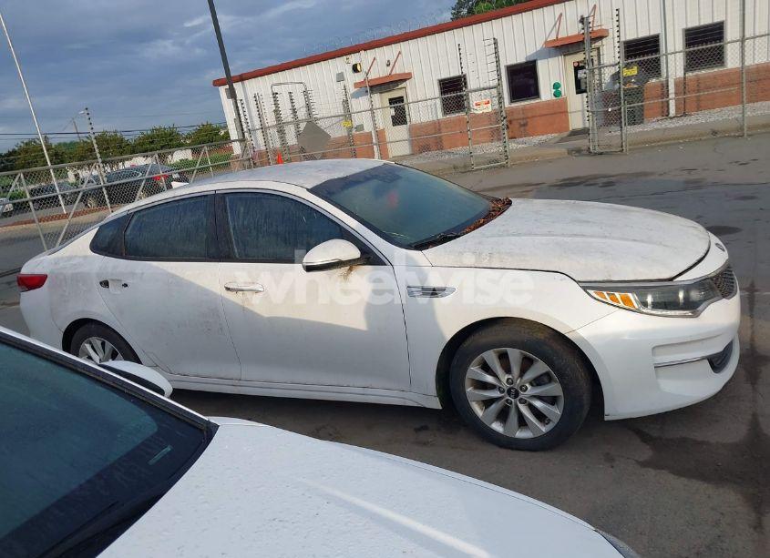 Photo 13 of 2016 Kia Optima EX (VIN 5XXGU4L38GG008436)