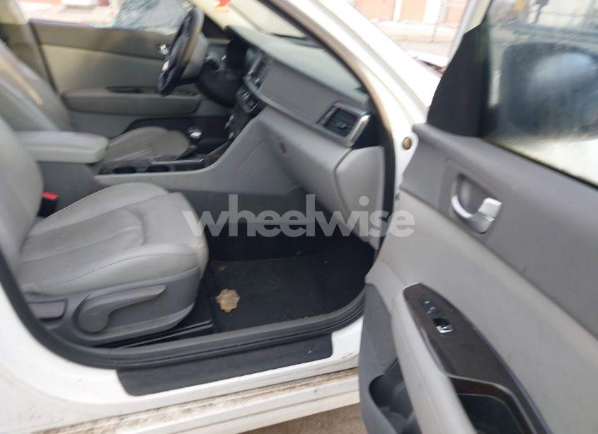 Photo 5 of 2016 Kia Optima EX (VIN 5XXGU4L38GG008436)