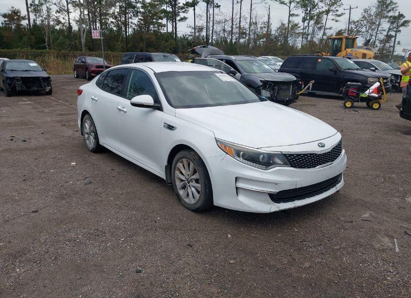 2016 Kia Optima EX (VIN 5XXGU4L38GG040402) main photo