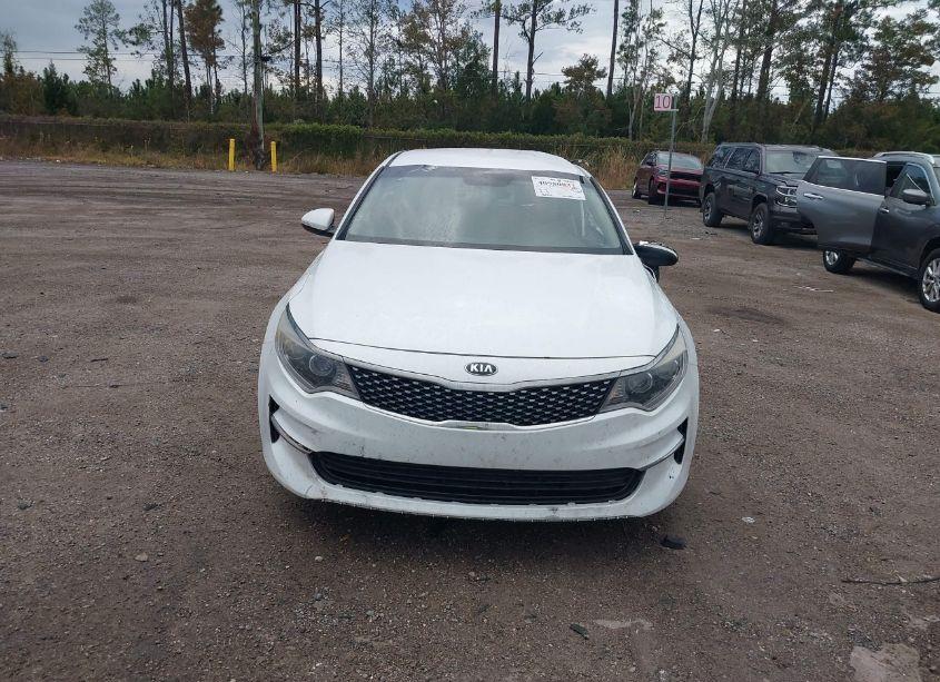 Photo 12 of 2016 Kia Optima EX (VIN 5XXGU4L38GG040402)