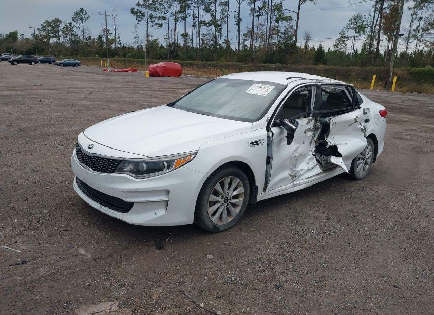 Photo 2 of 2016 Kia Optima EX (VIN 5XXGU4L38GG040402)